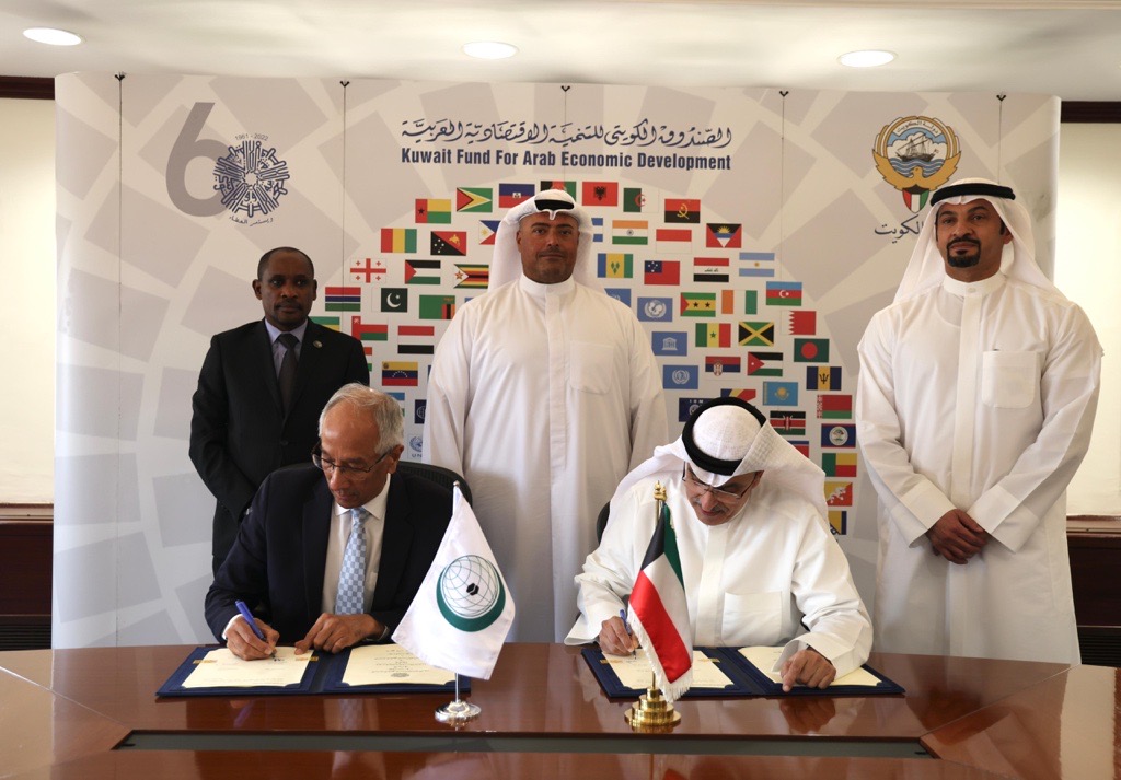 Signing a Grant Agreement in the amount of USD 500,000  with the Organization of Islamic Cooperation for Financing  the Promotion of Science and Technology Program in Africa