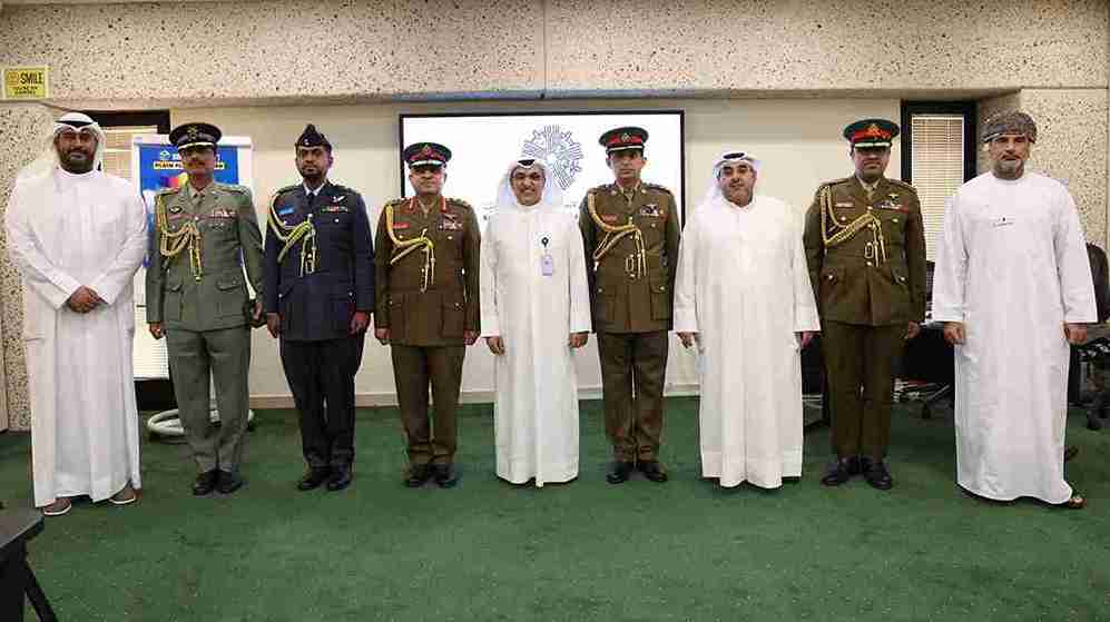 Kuwait Fund hosts Omani military delegation