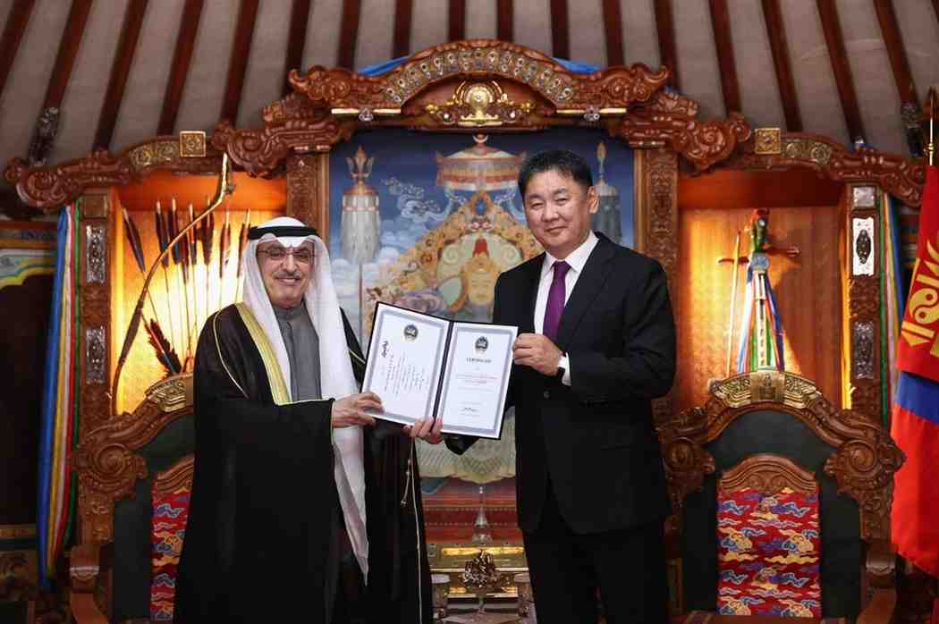Mongolian President awards medal of friendship to Kuwait Fund
