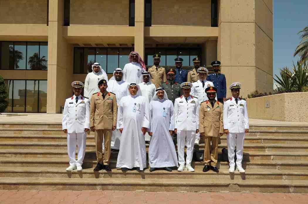 الصندوق الكويتي للتنمية يستضيف وفداً عسكرياً من جامعة الدفاع الوطني السعودية