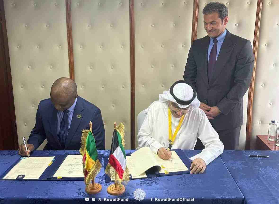 توقيع إتفاقية قرض بمبلغ 5,000,000 دينار كويتي لتمويل مشروع الطريق السريع داكار - تيفوان - سانت لويس  (مقطع غاندون – سانت لويس) في جمهورية السنغال