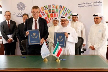 توقيع اتفاقيتي منحة بمبلغ 21.5 مليون دولار أمريكي للإسهام في تمويل برنامج الأونروا الصحي للاجئين الفلسطينيين في الجمهورية اللبنانية والميزانية العامة للوكالة